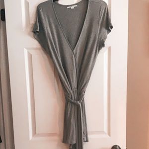 Grey O’Neill romper, size L